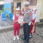 Police Goes to School Polres Lombok Barat Gencar Edukasi Keselamatan Berlalu Lintas Sejak Dini