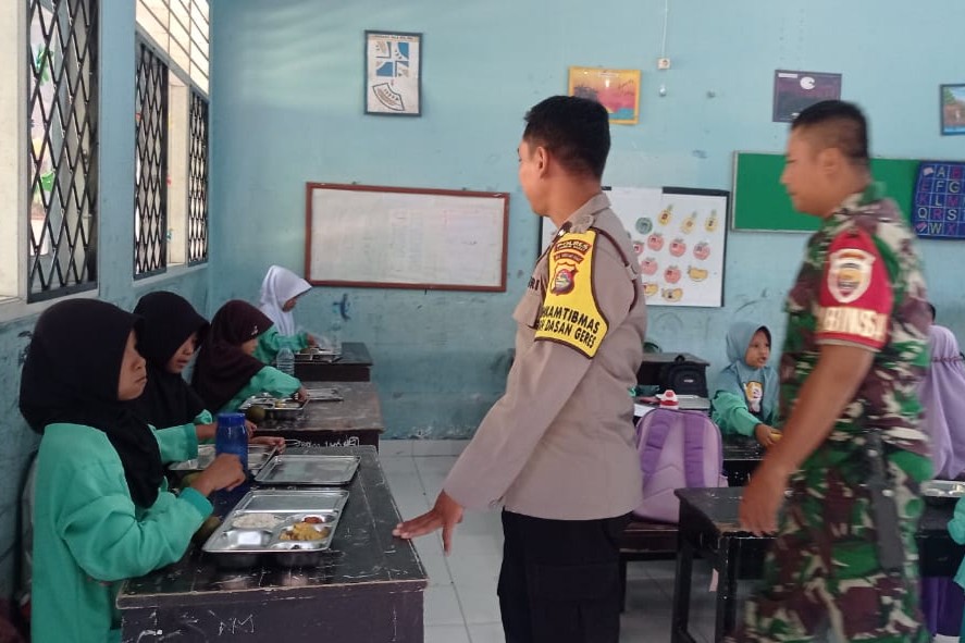Program Makan Bergizi Gratis Berjalan Kondusif di Kecamatan Gerung