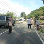 Respons Cepat Polsek Lembar Jaga Kamtibmas di Kegiatan Warga