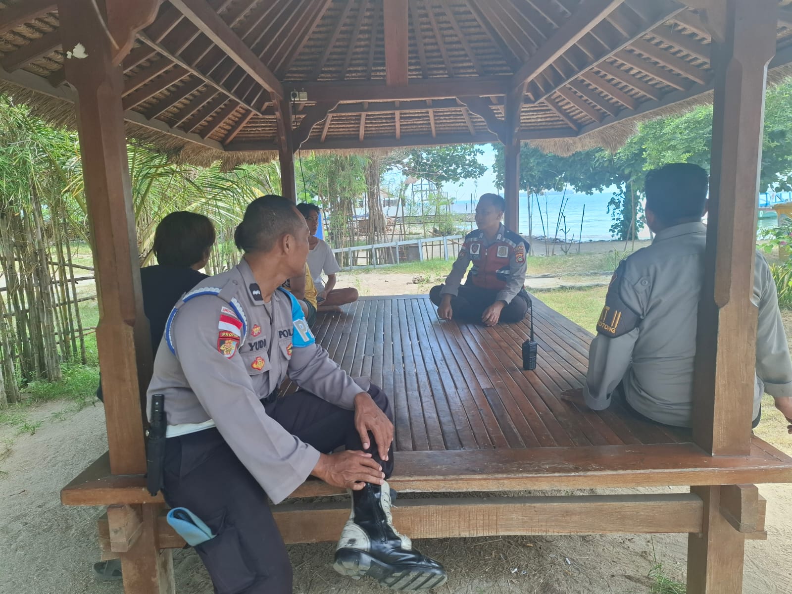 Polisi Aktif Jaga Kamtibmas, Patroli Dialogis Sentuh Warga Sekotong