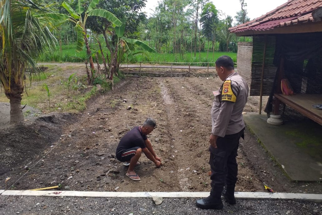 Bhabinkamtibmas Kuripan Timur Dorong Warga Dukung Ketahanan Pangan Nasional