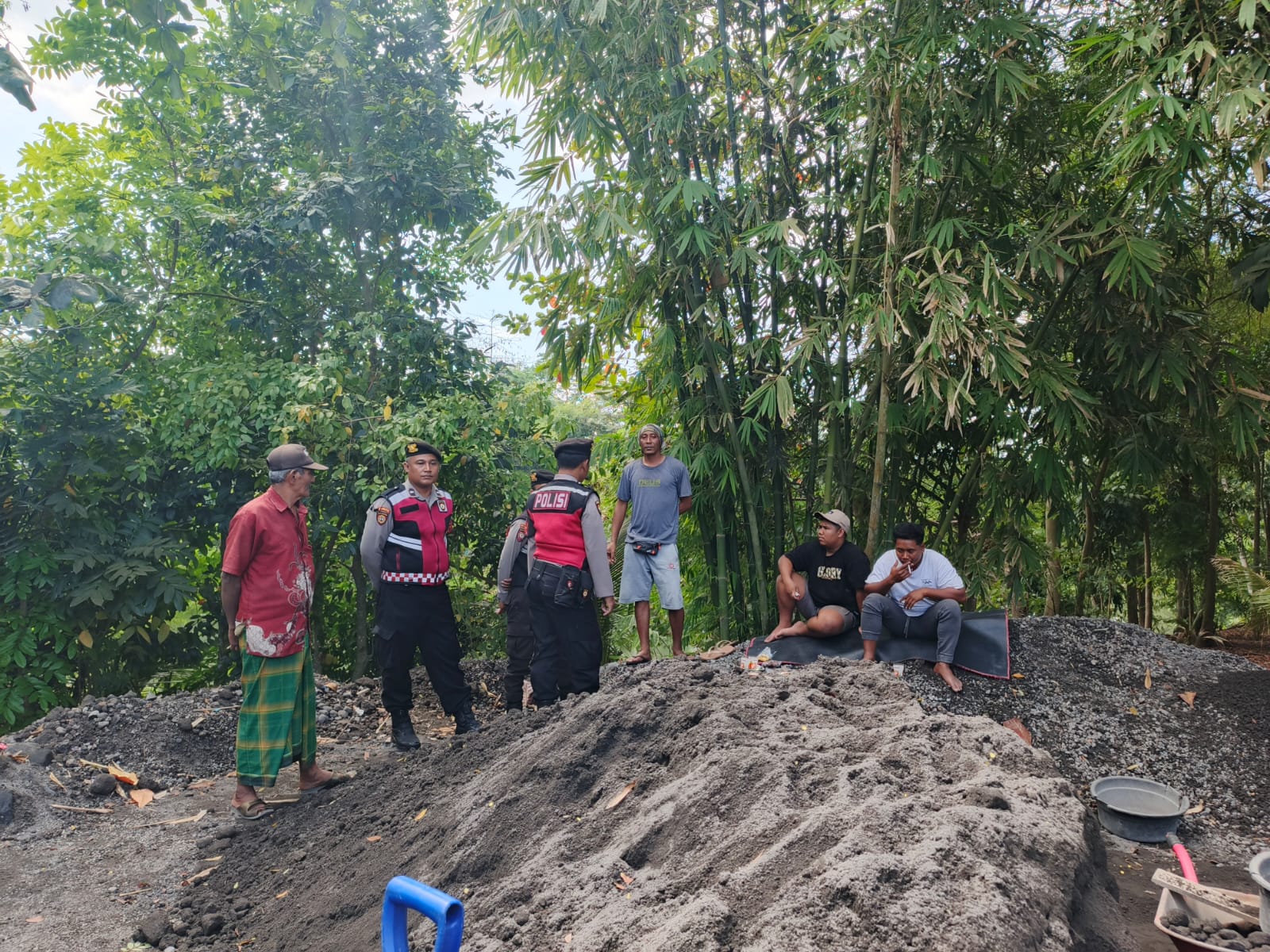 Patroli Dialogis Polres Lombok Barat Hadirkan Inovasi KEMOS 110 untuk Warga Lembar