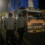 Polsek Lembar Perketat Pengamanan Bongkaran Kapal dari Surabaya (3) Polsek Kawasan Pelabuhan Lembar Cegah Gangguan Kamtibmas Lewat Pemeriksaan Bongkaran