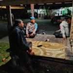 WhatsApp Image 2025-08-04 at 05.41.36 Kedekatan Polisi dan Masyarakat di Desa Rumak, Kunci Keamanan Berkelanjutan