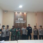 Polsek dan TNI Gelar Patroli Gabungan Jaga Kamtibmas di Kecamatan Kuripan (1) Polsek dan TNI Gelar Patroli Gabungan Jaga Kamtibmas di Kecamatan Kuripan