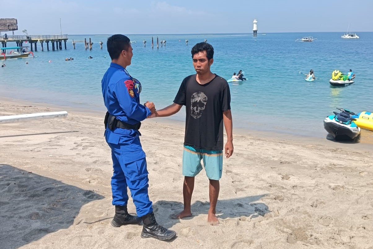 Polairud Gencarkan Imbauan Kebersihan dan Keselamatan di Pantai Senggigi