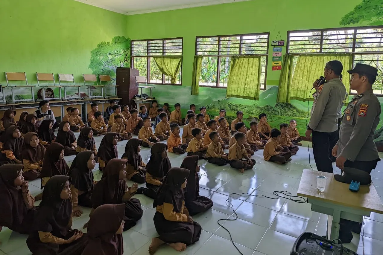 Sentuhan Polri di Sekolah, Bentuk Generasi Anti-Bullying di Sekotong